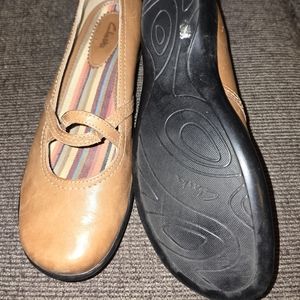 Clark casual shoes size 8.5M